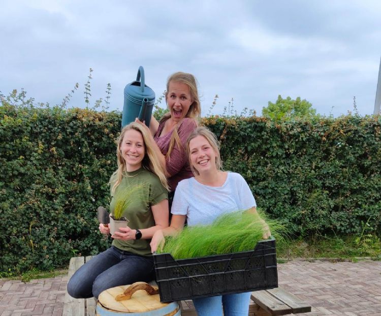 Ryanne Sietzema, Linda Butzelaar en Esmée Milan Bezema Ryanne Sietzema, Linda Butzelaar en Esmée Milan Bezema