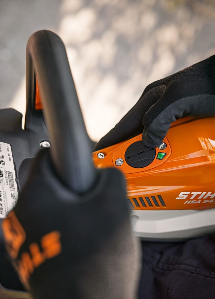 Gebruikers kunnen de machinestatus opvragen via een knop en via een led-display op de Smart Connector 2A. Bovendien kunnen ze met deze knop eventuele storingen tijdens het gebruik rechtstreeks op de machine registreren. Gebruikers kunnen de machinestatus opvragen via een knop en via een led-display op de Smart Connector 2A. Bovendien kunnen ze met deze knop eventuele storingen tijdens het gebruik rechtstreeks op de machine registreren.