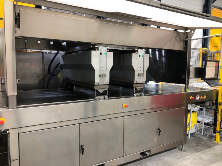 Op deze plaats wordt de digitale print op de tegel aangebracht. Op deze plaats wordt de digitale print op de tegel aangebracht.