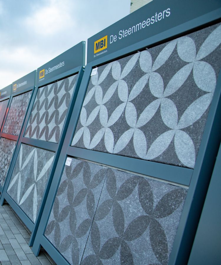 In de Kampense showtuin van MBI is de collectie van Geo Pro Arte nu al te bewonderen. In de Kampense showtuin van MBI is de collectie van Geo Pro Arte nu al te bewonderen.