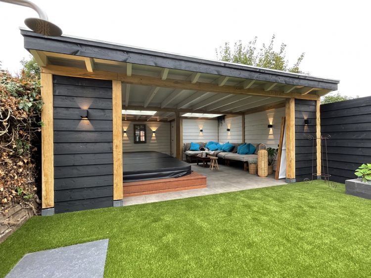 Zweeds rabat/bevelsiding, zwart en wit gespoten © Heijboer Tuinhout Zweeds rabat/bevelsiding, zwart en wit gespoten © Heijboer Tuinhout