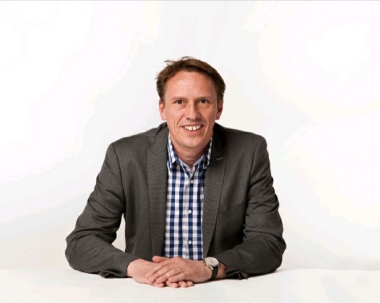 Ton Willemse, eigenaar van Elektrototaalmarkt en ontwikkelaar van het merk Glampère Ton Willemse, eigenaar van Elektrototaalmarkt en ontwikkelaar van het merk Glampère