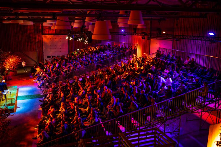 Het plenaire gedeelte gaat op de schop