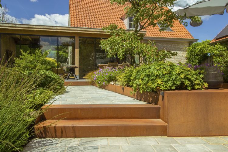 Trap van cortenstaal Trap van cortenstaal