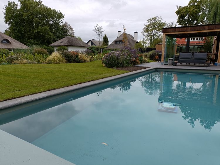 Nieuwerkerk eindresultaat, het zwembad gereed