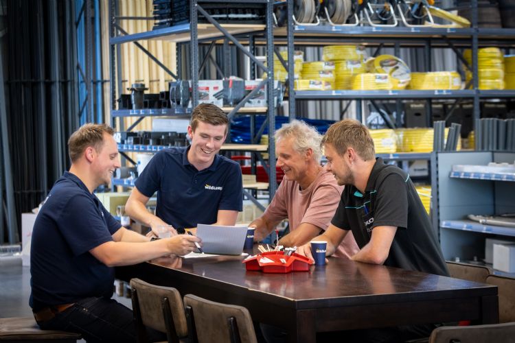 Wildkamp heeft een breed assortiment, maar het zijn de mensen die het verschil maken. Wildkamp heeft een breed assortiment, maar het zijn de mensen die het verschil maken.