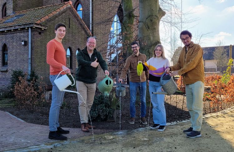 Met behulp van artificiële intelligentie ontwikkelt Cobra Groeninzicht als eerste deze infiltratiekaart op stoeptegelniveau. Met behulp van artificiële intelligentie ontwikkelt Cobra Groeninzicht als eerste deze infiltratiekaart op stoeptegelniveau.