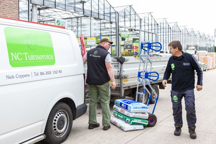 Gert Jan Schonenberg levert geen planten zonder goede bemesting Gert Jan Schonenberg levert geen planten zonder goede bemesting