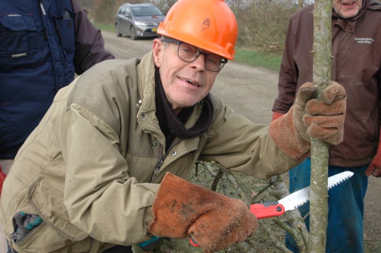 Het zaagblad van de Silky F180 kun je in twee standen vastzetten. Het zaagblad van de Silky F180 kun je in twee standen vastzetten.