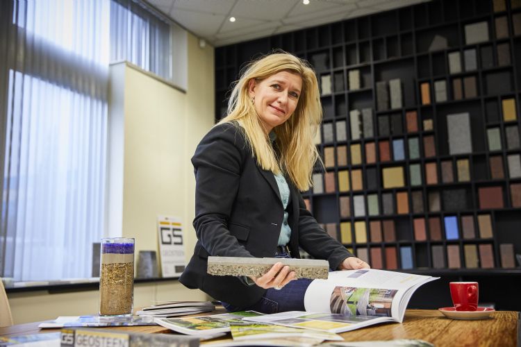 Mirjam Rosman, marketing- en communicatiemanager bij MBI Mirjam Rosman, marketing- en communicatiemanager bij MBI