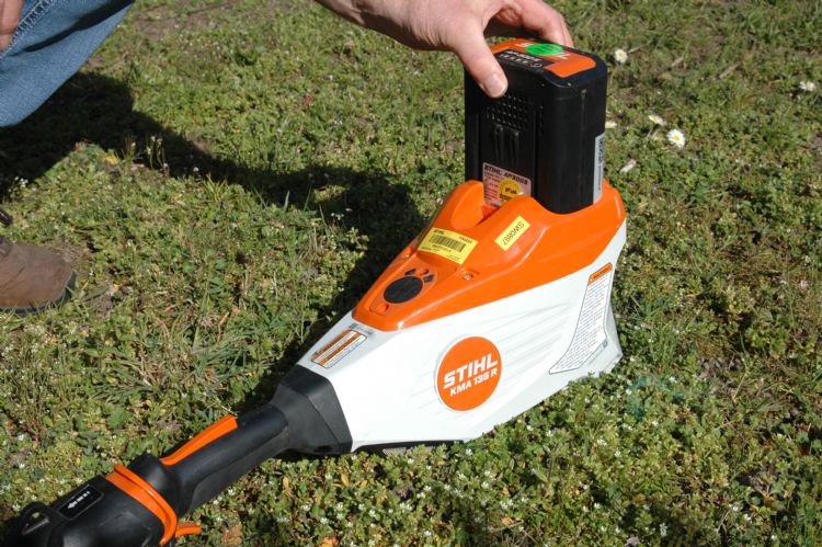 De nieuwe HTA135 is één op één vergelijkbaar met de krachtigste thermische variant HT133. Meerdere onderdelen waarbij ook de snijgarnituren zijn uitwisselbaar. De nieuwe HTA135 is één op één vergelijkbaar met de krachtigste thermische variant HT133. Meerdere onderdelen waarbij ook de snijgarnituren zijn uitwisselbaar.