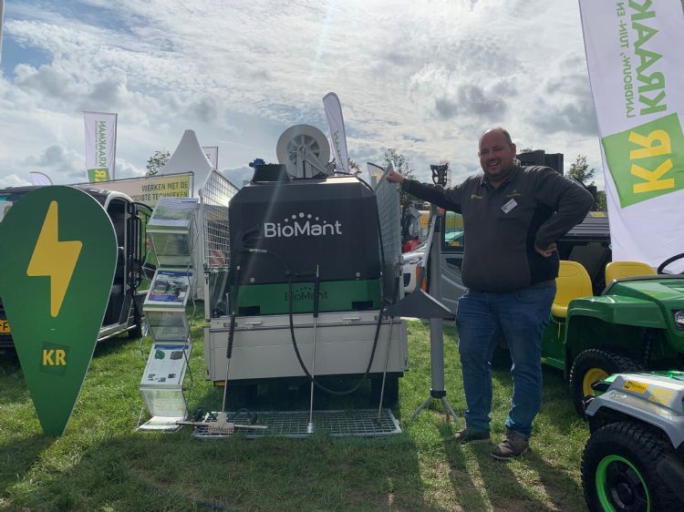 Mark Joosten marketingmanager op de stand van Kraakman tijdens de eerste dag van GroenTechniek Holland 