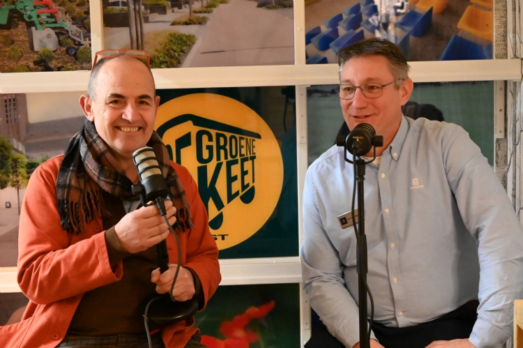 Wim van Veldhuizen van Husqvarna en hoofdredacteur Hein van Iersel