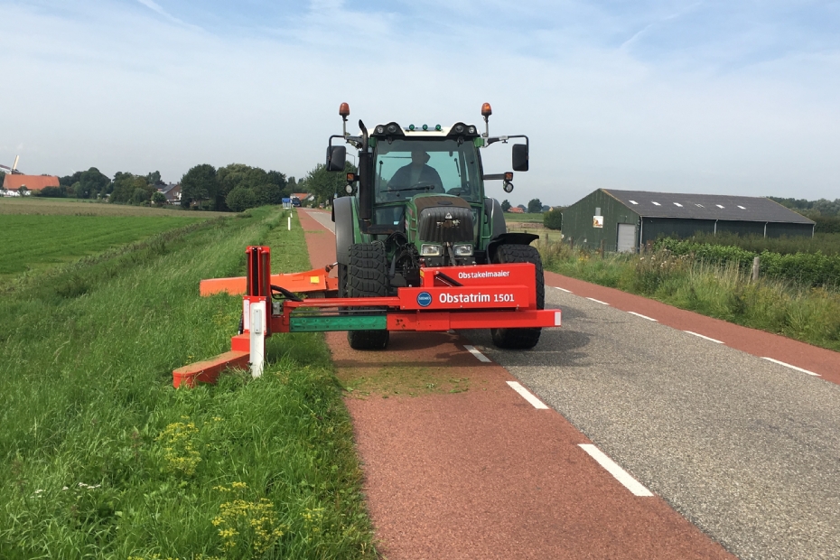 De klepelmaaier mag altijd worden ingezet bij veiligheidsrisico's op of rond de eerste anderhalve meter van bermstroken langs openbare wegen. Dat was drie meter. Foto ter illustratie.