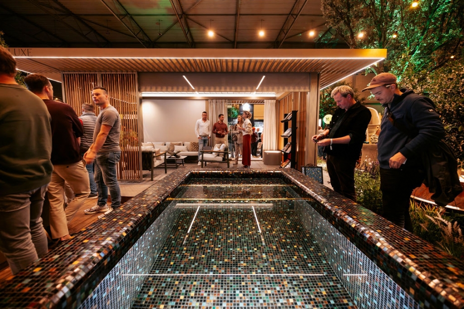 Bij het event Meesters in de Tuin staat de high-end tuinbeleving voorop. Je vindt er wellness, luxe bloempotten, maar ook de mooiste natuursteenleveranciers.