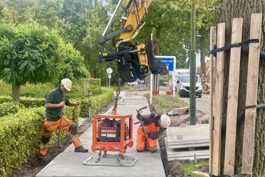 Aanbrengen prefab modulair fietspad