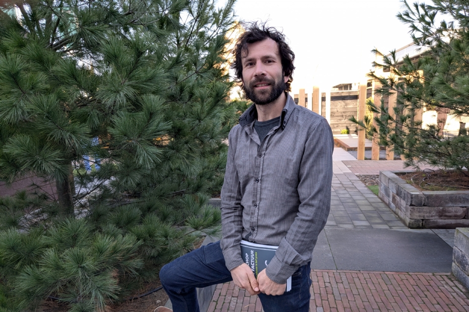 Cor Simon, docent tuinarchitectuur aan de [LINK GIP 18755]OntwerpAcademie[/LINK], en hovenier