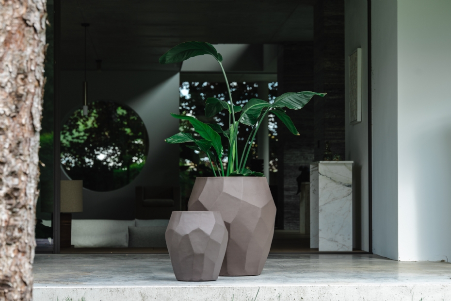 Liscio Facet Pot - Ash Brown
